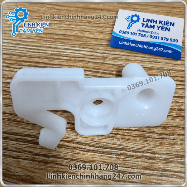 Chốt Hãm Cửa Giữa Tủ Lạnh Toshiba GR-AG66VA, GR-AG58, GR-AG39, GR-AG41, GR-AG46, GR-A36, GR-A39, GR-A41, GR-A46 Mã R7431012200289 (F44T09044) Chính Hãng