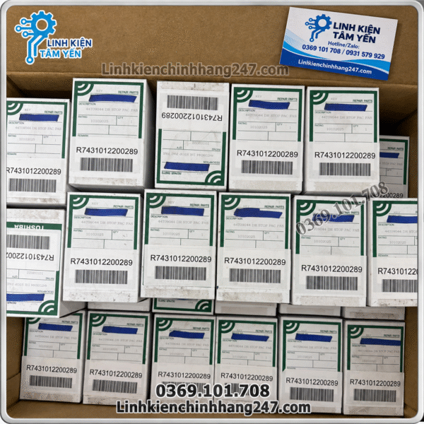 Chốt hãm cửa giữa tủ lạnh Toshiba GR-AG66VA